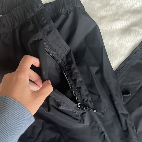 Black snow pants - medium - Picture 3 of 3